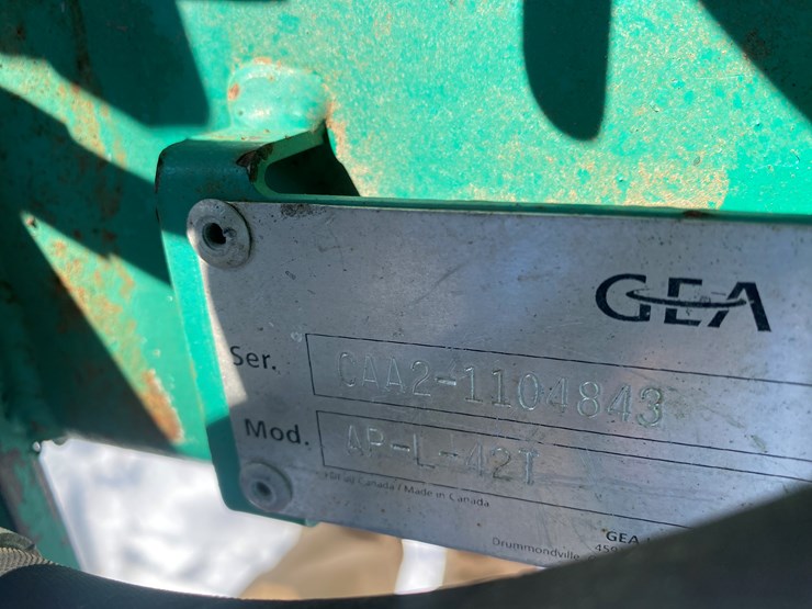 2011-houle-ap-l-42t-image-30