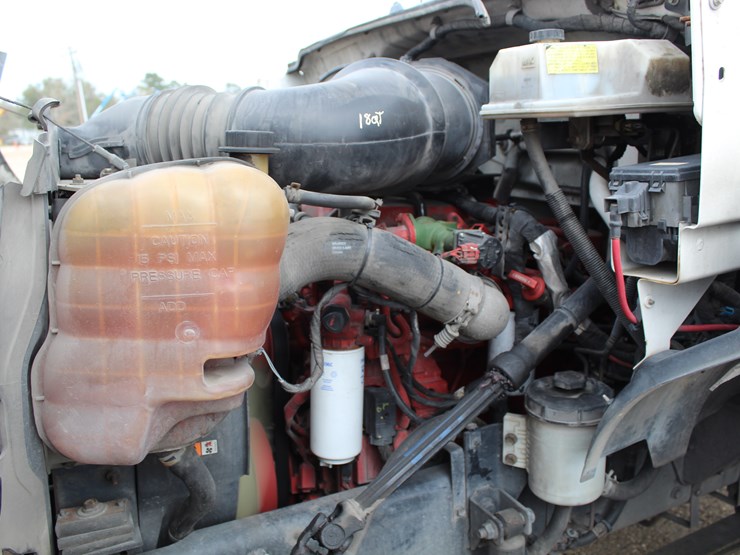 2011-ford-f650-image-16