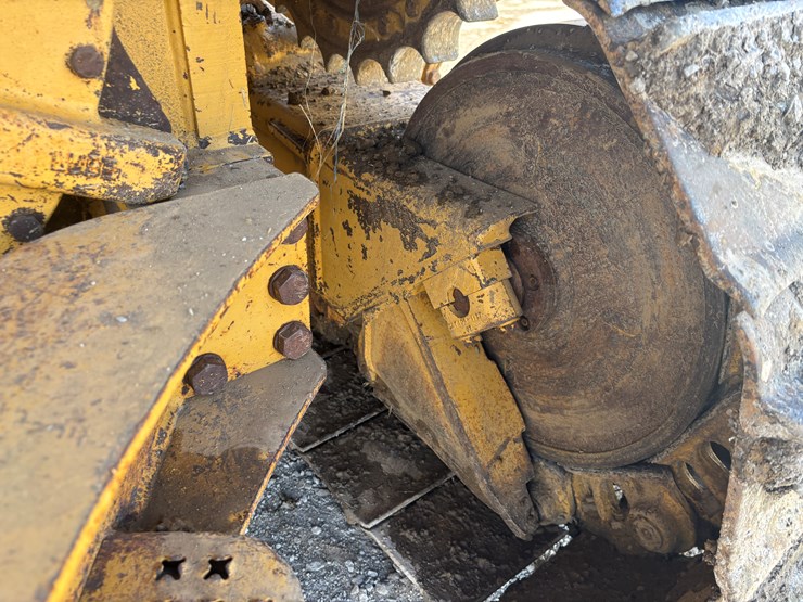 caterpillar-d6m-image-60