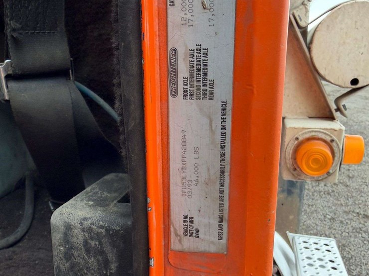 1993-freightliner-fld112-image-49