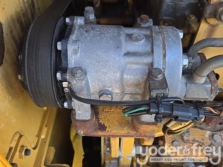 2005-caterpillar-140h-vhp-plus-image-82