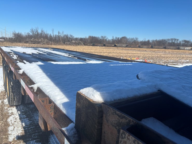 #2294-•-2013-freightliner-m2-flatbed-truck-image-22