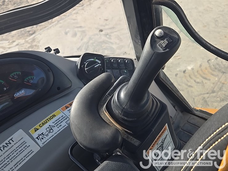 2022-case-590sn-image-76