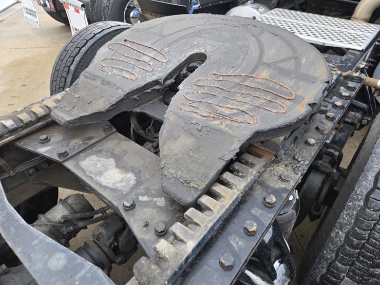 2019-kenworth-t680-image-35