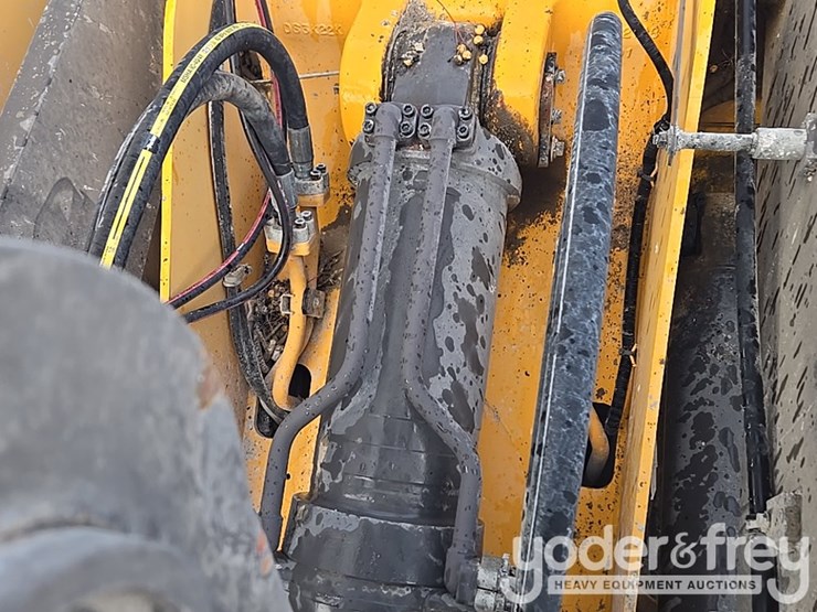 2014-volvo-l150h-image-27