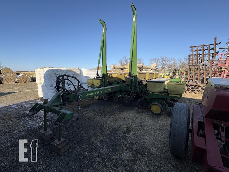 john-deere-7200-image-3