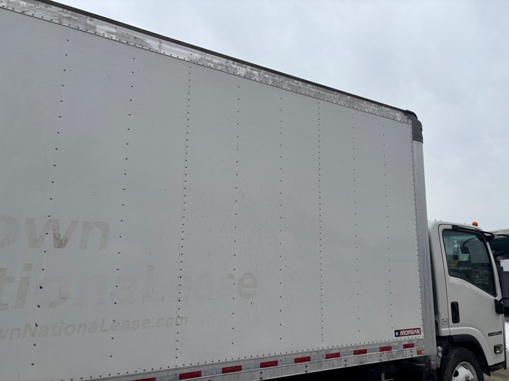 2021-isuzu-npr-hd-image-37