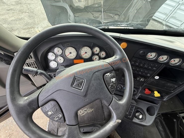 2017-international-prostar-image-44