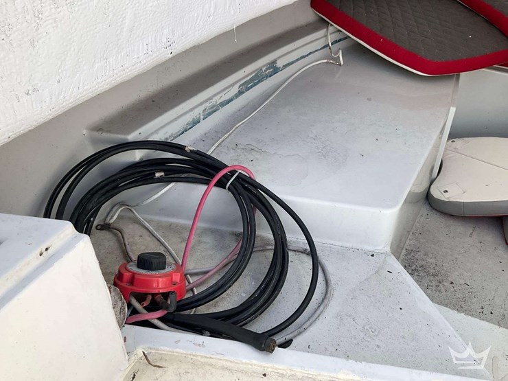 1988-23ft-stealth-craft-boat-w-22ft-boat-trailer-image-19