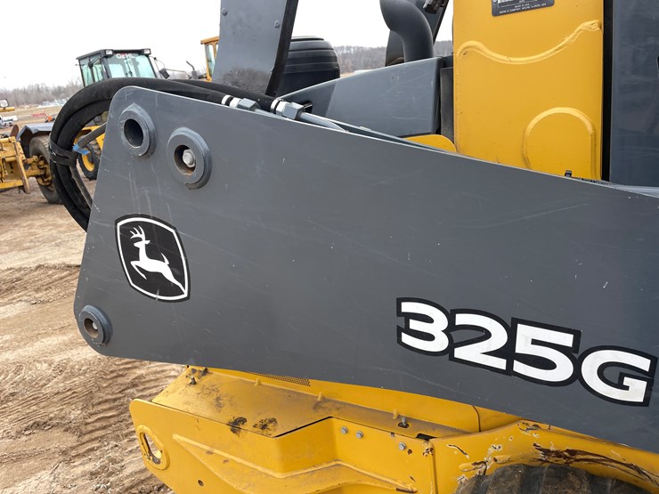 deere-325g-image-8