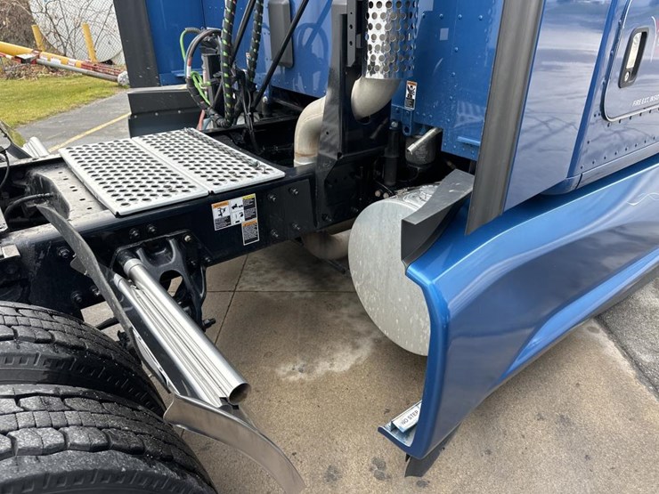 2022-kenworth-t680-image-20