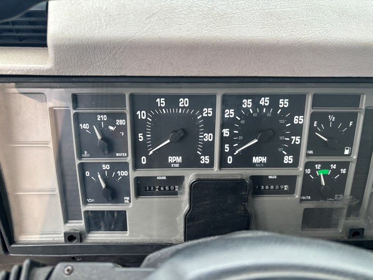 2002-international-4700-image-31