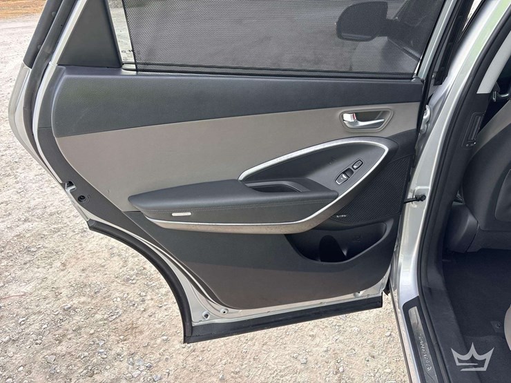 2017-hyundai-santa-fe-image-23