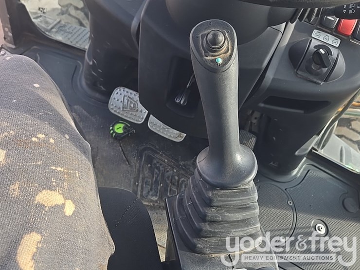 2017-jcb-3cx-image-93