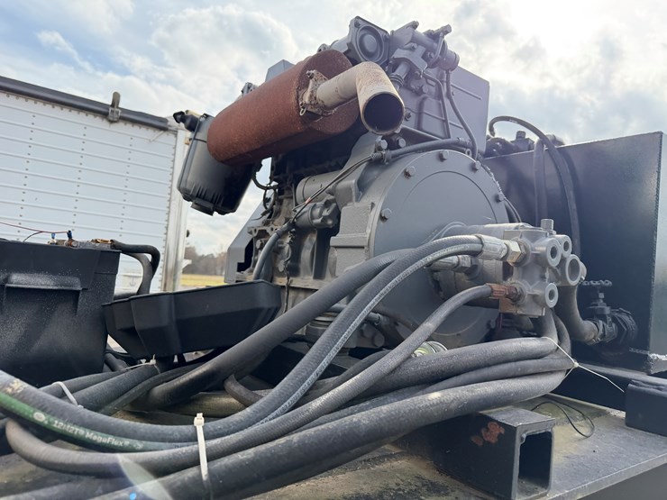 #40961-•-2011-magnolia-/-adams-t/a-fertilizer-tender-trailer-image-48