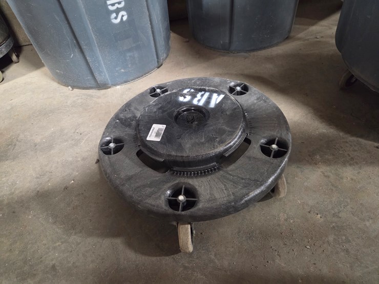 #5416-•-(8)-brute-trash-cans-w/-(5)-dollies-image-3