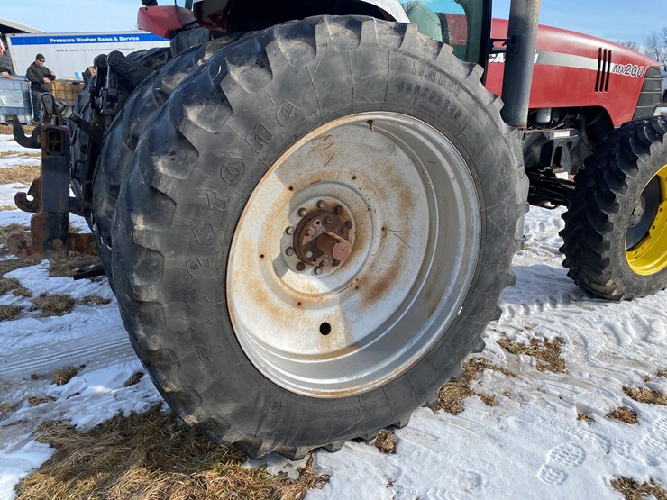 #125-•-2001-case-mx200-magnum-tractor-(colfax,-wi)-image-32