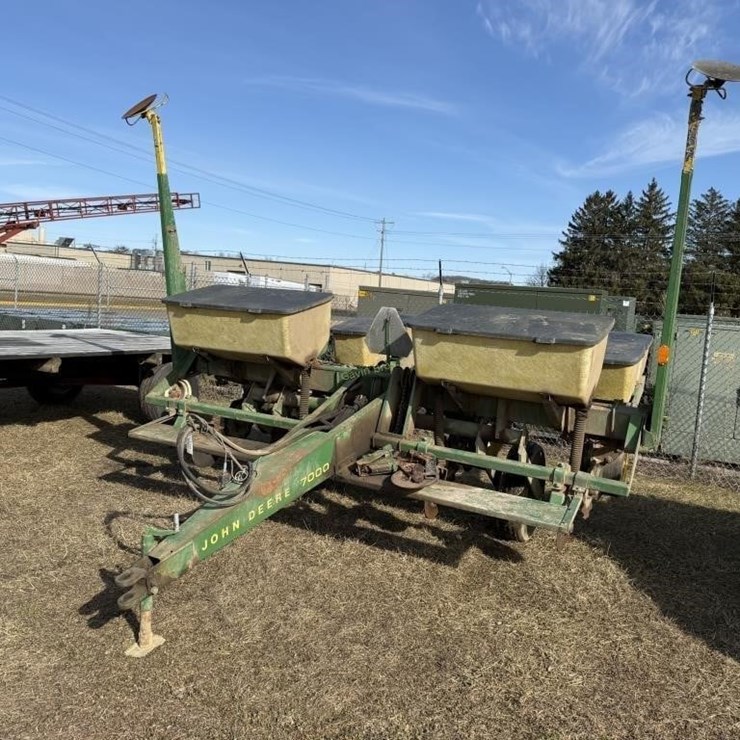 JOHN DEERE 7000