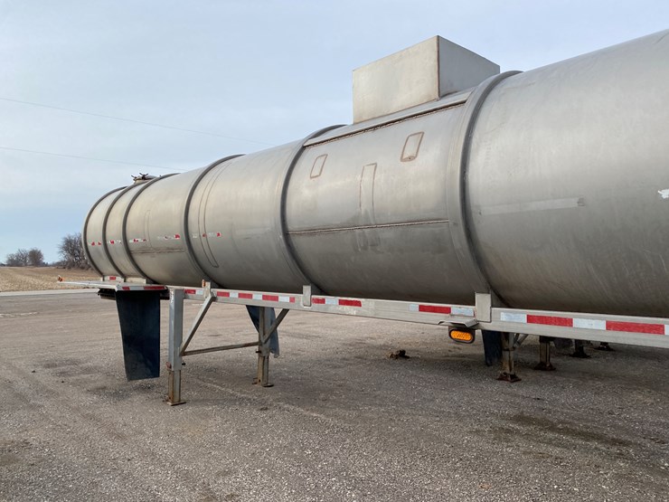 #504-•-2012-northern-8,500-gallon-semi-manure-tanker-(has-wi-title)-(waupun,-wi)-image-16