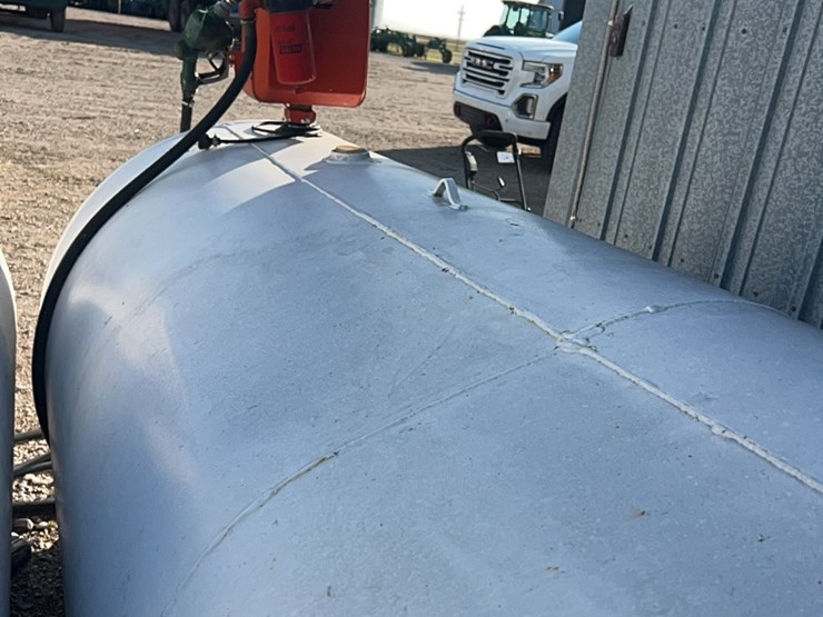 1000-gallon-fuel-tank-and-500-gallon-fuel-tank,-sell-together,-includes-pump,-used-for-diesel-image-23