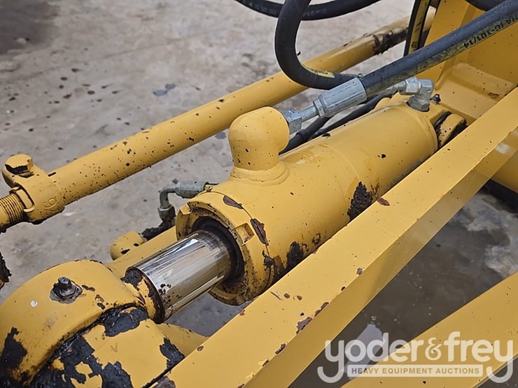 2015-caterpillar-12m3-image-47