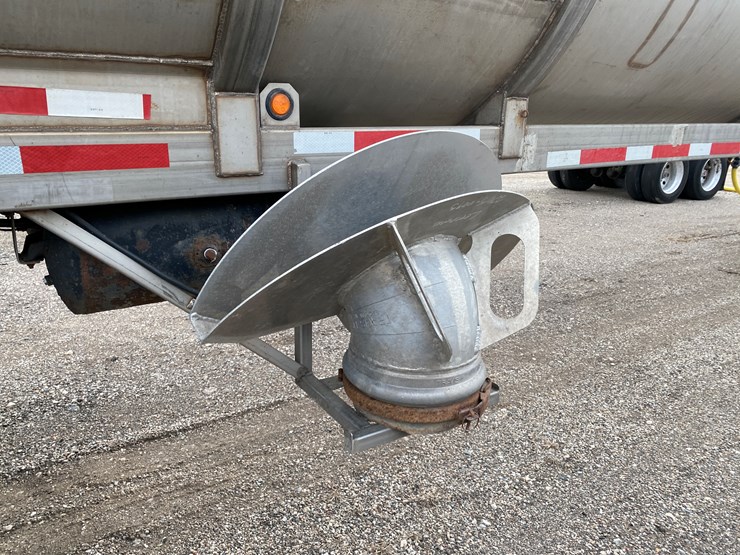 #500-•-2012-northern-8,500-gallon-semi-manure-tanker-(has-wi-title)-(waupun,-wi)-image-43