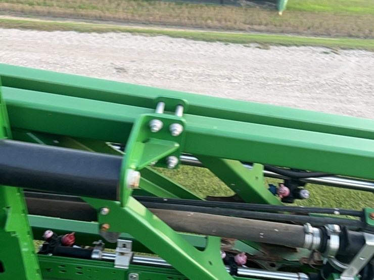 2014-john-deere-r4030-image-36