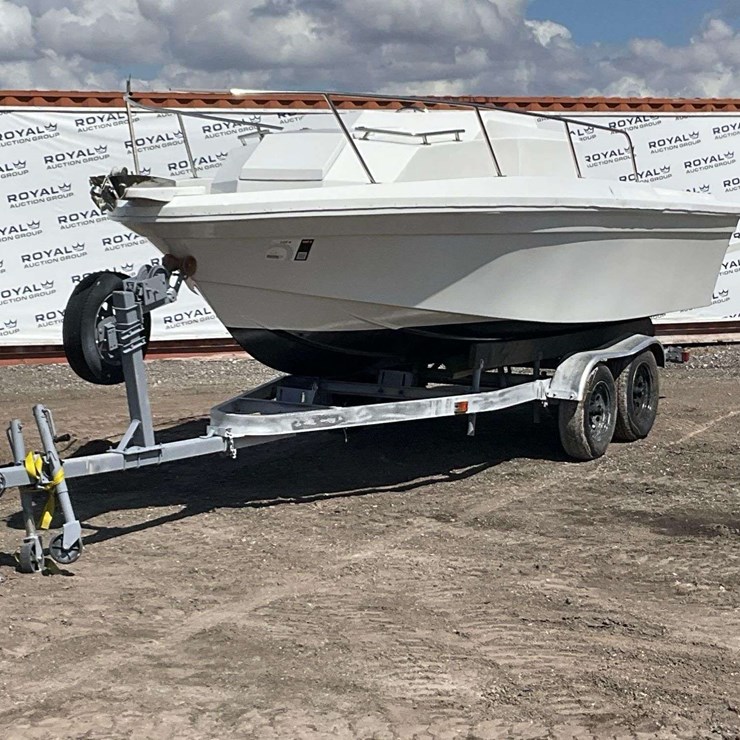 1988 23ft Stealth Craft Boat w 22ft Boat Trailer