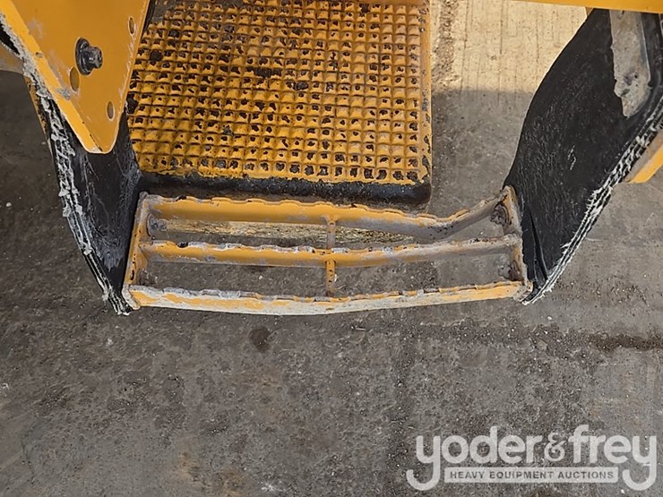 2014-volvo-l150h-image-78