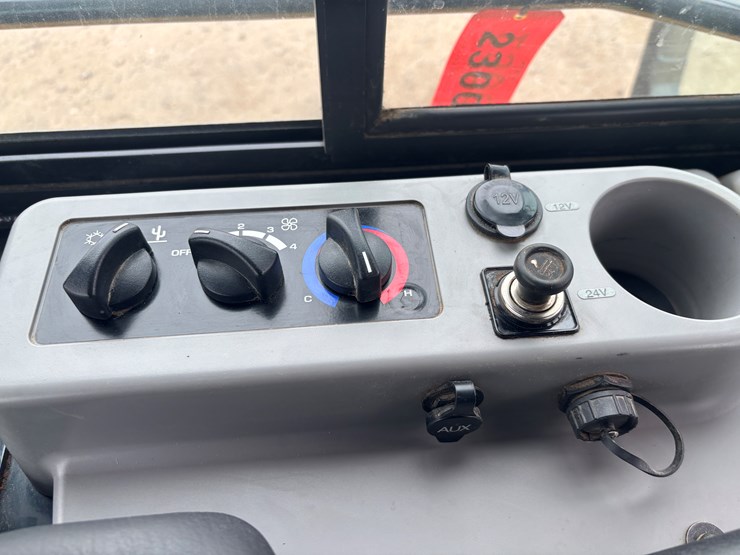 2021-komatsu-d39-image-29