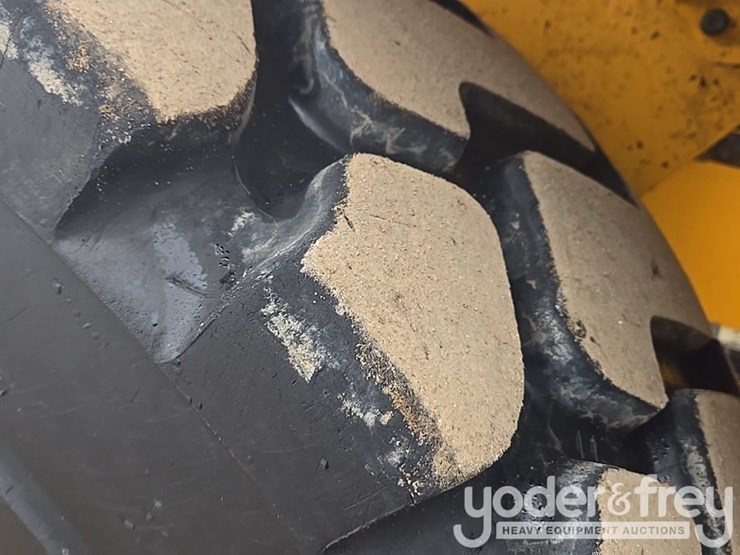 2017-volvo-l110h-image-57