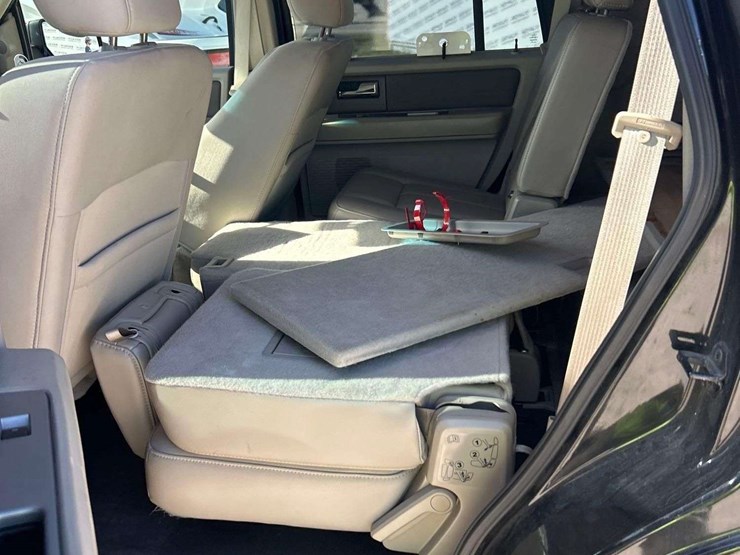 2012-ford-expedition-image-18