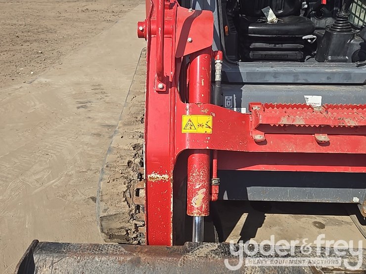 2023-takeuchi-tl12v2-image-35