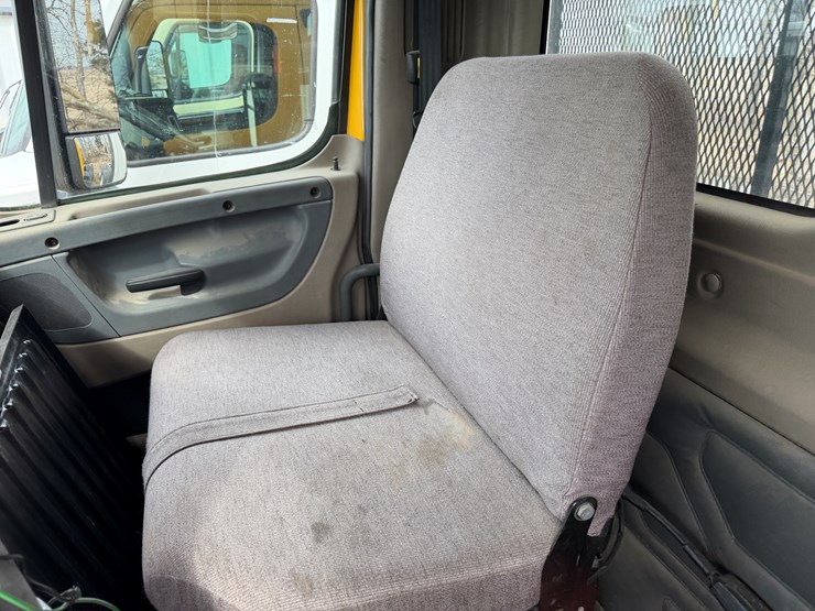 #40954-•-2016-freightliner-t/a-daycab-truck-tractor-3akjgedv4gsgw5933-image-63