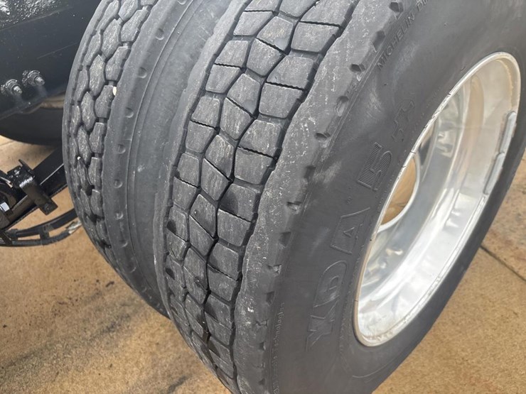 2019-peterbilt-579-image-59