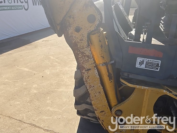 2010-deere-310sj-image-36