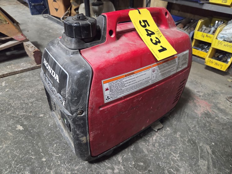 #5431-•-honda-eu2200i-gasoline-generator-image-2