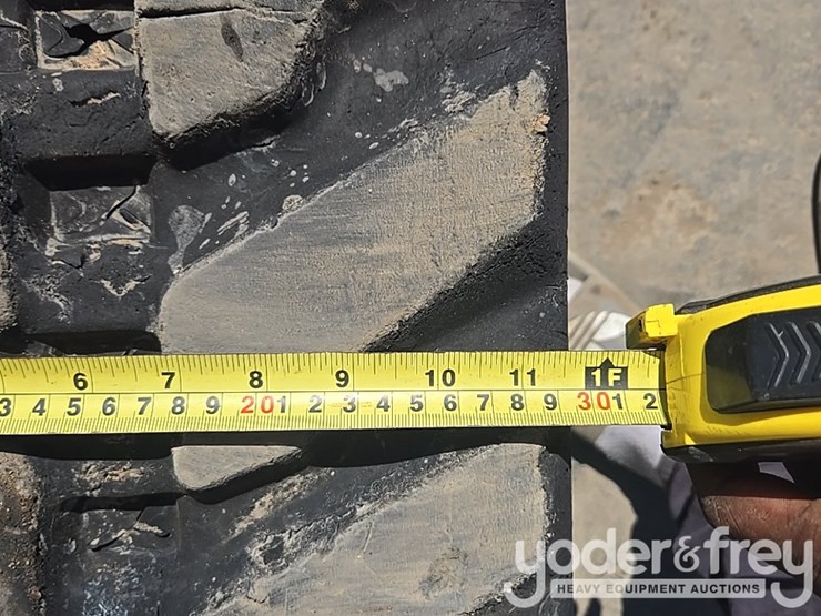 2020-deere-35g-image-41