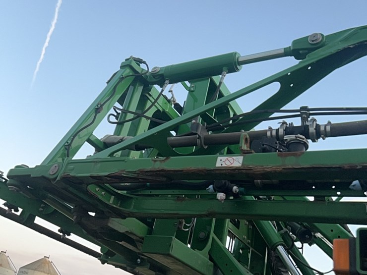 2014-john-deere-r4030-image-123