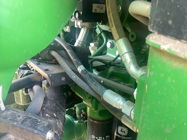 2016-john-deere-9520r-image-89