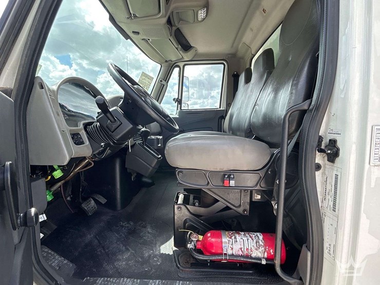 2019-international-durastar-4300-image-10