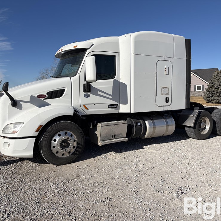 2016 PETERBILT 579