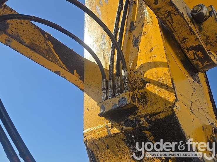 2013-komatsu-pc490-lc-10-image-35