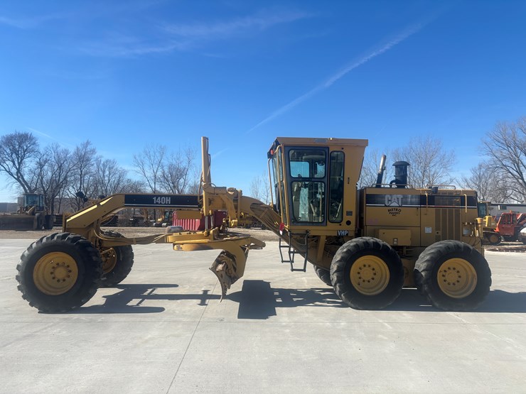 caterpillar-140h-vhp-image-2