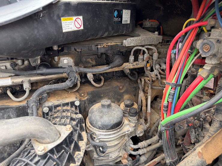 #40952-•-2016-freightliner-t/a-daycab-truck-tractor-3akjged50gshn2261-image-46