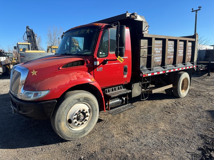 2002-international-4400-sba-image-1