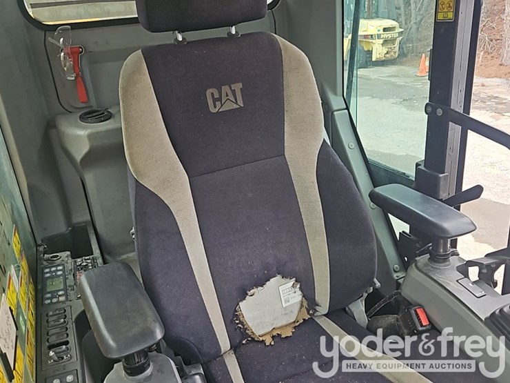 2018-caterpillar-349fl-image-21