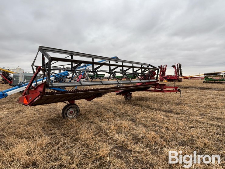 case-725-pull-type-swather-image-3