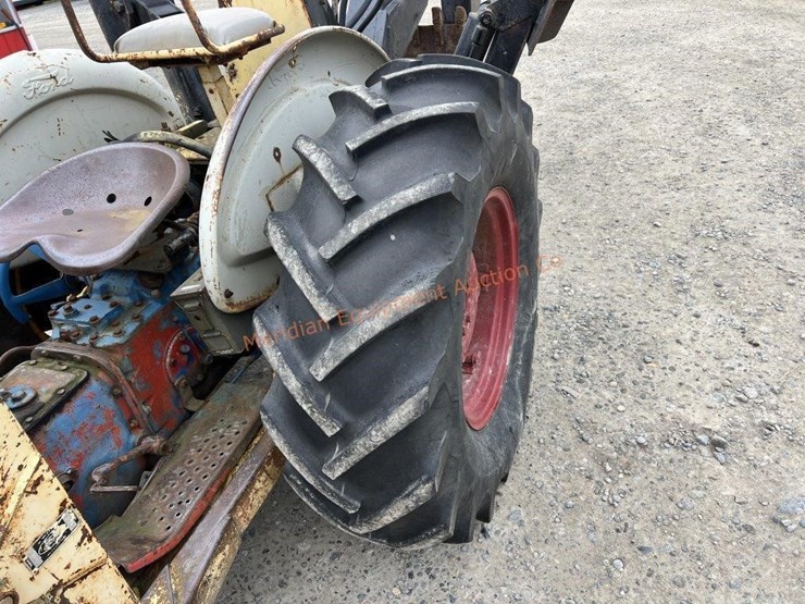 ford-tractor-image-9