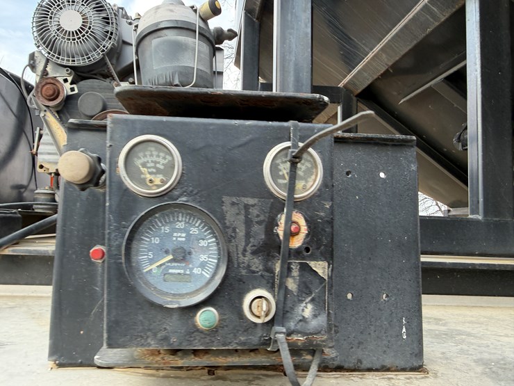 #40962-•-2013-magnolia-/-adams-t/a-fertilizer-tender-trailer-image-38